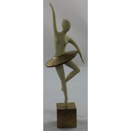 Ballerina in legno dipinto a mano